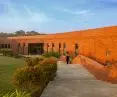 Crest Nine w Anjarle projektu Sanjay Puri Architects