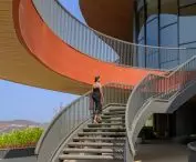 Crest Nine w Anjarle projektu Sanjay Puri Architects