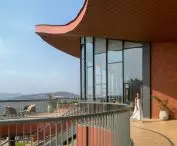 Crest Nine w Anjarle projektu Sanjay Puri Architects