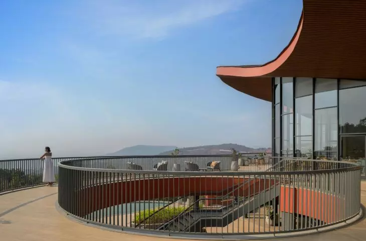 Crest Nine w Anjarle projektu Sanjay Puri Architects