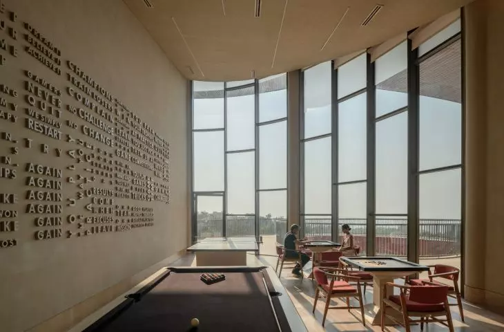 Crest Nine w Anjarle projektu Sanjay Puri Architects