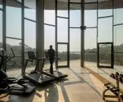 Crest Nine w Anjarle projektu Sanjay Puri Architects