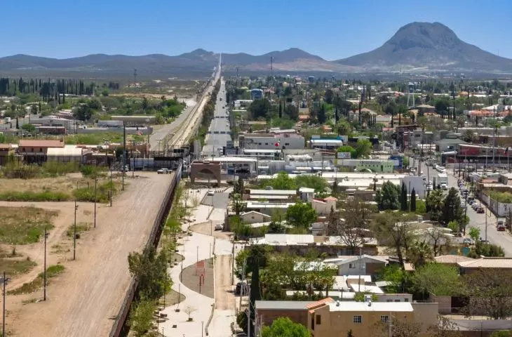 The Library on the Border in Agua Prieta
