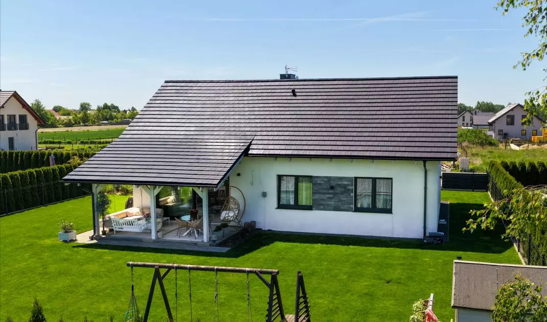 swissporTON Simpla roof tile in slate color