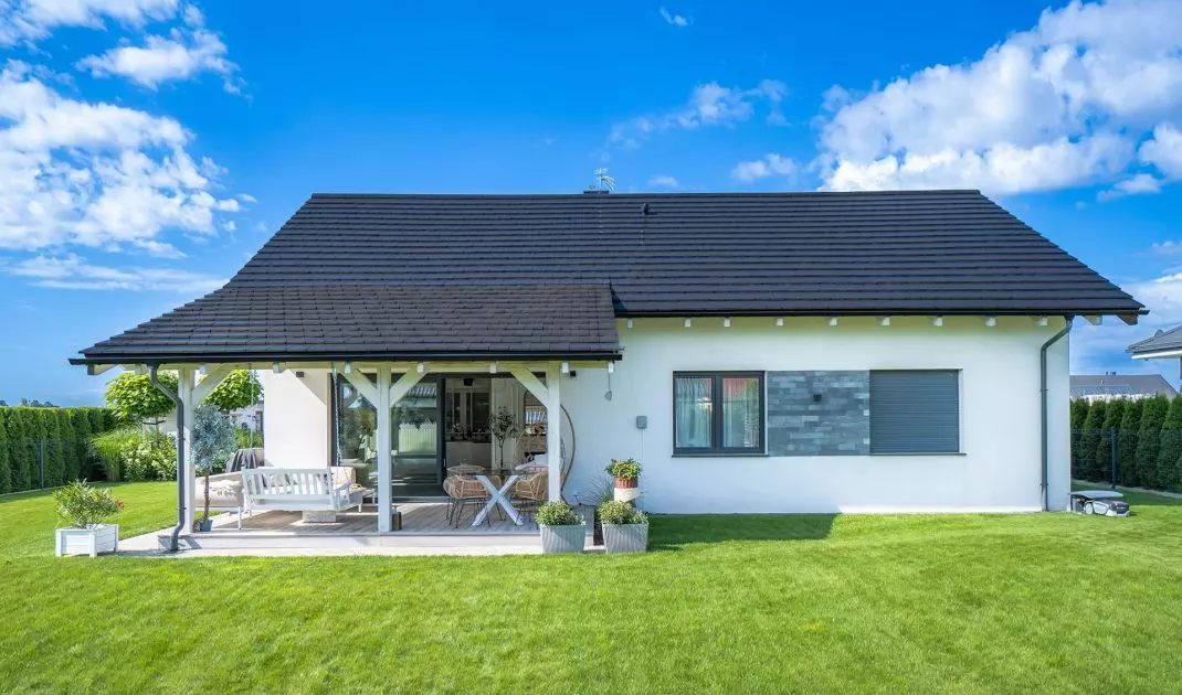 swissporTON Simpla roof tile in slate color