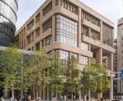 The British School in Tokyo: szkoła zaprojektowana przez Heatherwick Studio jako część Azabudai Hills