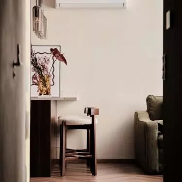 A 52-meter apartment in Kraków designed by SUSPENS studio