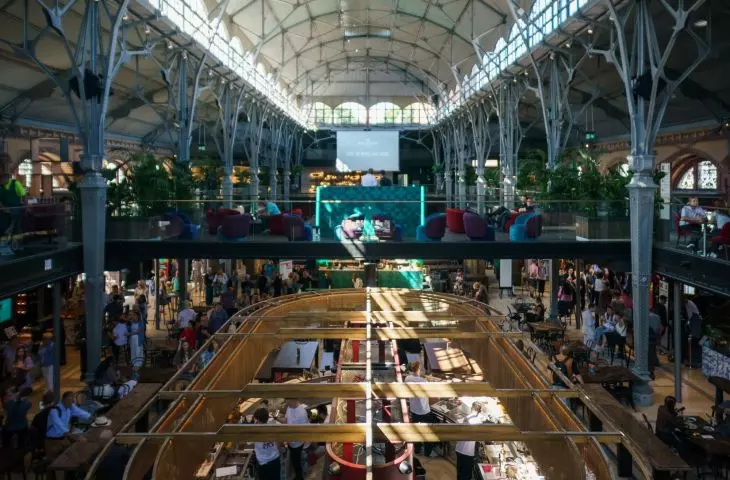 The revitalized interior of the Market Hall in Gdańsk