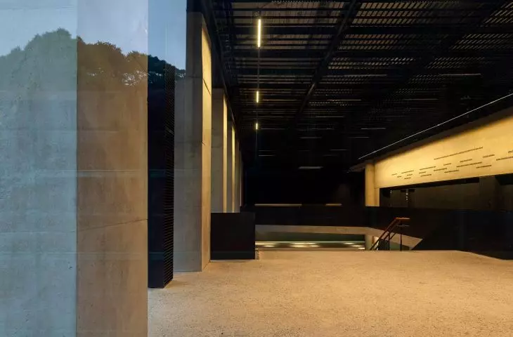 Edifício Pietro Maria Bardi w São Paulo projektu METRO Arquitetos