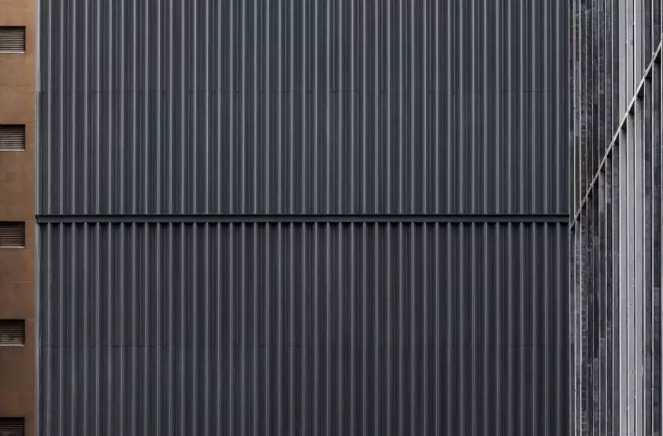 Edifício Pietro Maria Bardi w São Paulo projektu METRO Arquitetos
