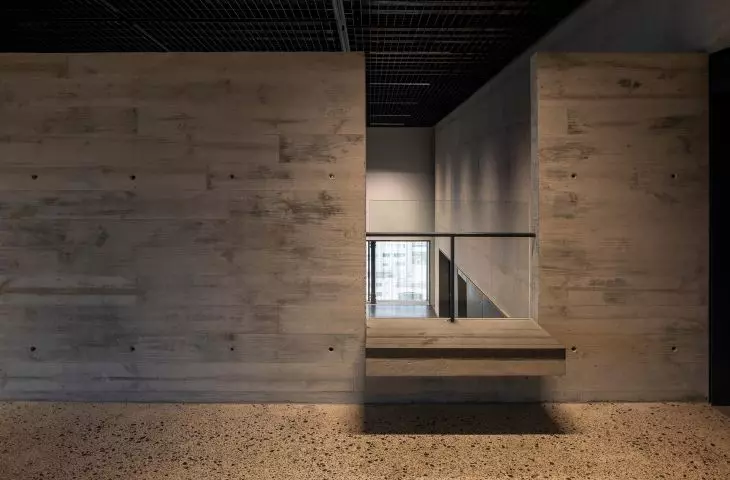 Edifício Pietro Maria Bardi w São Paulo projektu METRO Arquitetos