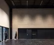 Edifício Pietro Maria Bardi w São Paulo projektu METRO Arquitetos