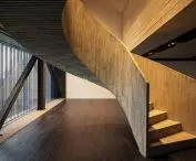 Edifício Pietro Maria Bardi w São Paulo projektu METRO Arquitetos
