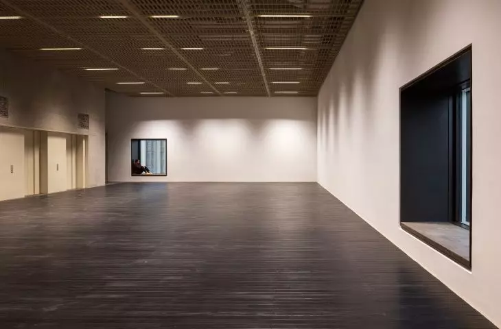 Edifício Pietro Maria Bardi w São Paulo projektu METRO Arquitetos
