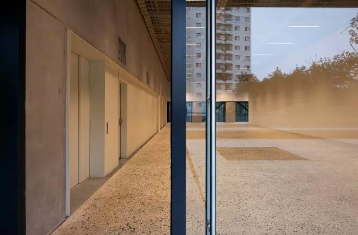 Edifício Pietro Maria Bardi w São Paulo projektu METRO Arquitetos