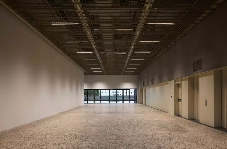Edifício Pietro Maria Bardi w São Paulo projektu METRO Arquitetos