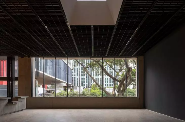 Edifício Pietro Maria Bardi w São Paulo projektu METRO Arquitetos