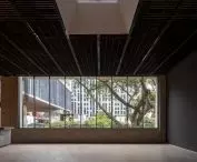 Edifício Pietro Maria Bardi w São Paulo projektu METRO Arquitetos