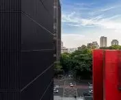 Edifício Pietro Maria Bardi w São Paulo projektu METRO Arquitetos