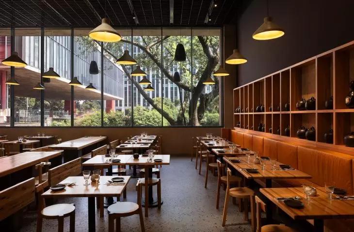 Edifício Pietro Maria Bardi w São Paulo projektu METRO Arquitetos