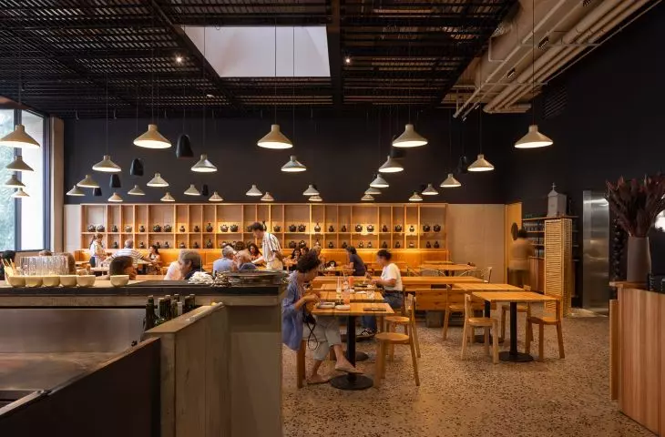 Edifício Pietro Maria Bardi w São Paulo projektu METRO Arquitetos