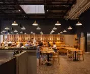 Edifício Pietro Maria Bardi w São Paulo projektu METRO Arquitetos