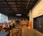 Edifício Pietro Maria Bardi w São Paulo projektu METRO Arquitetos