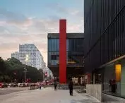 Edifício Pietro Maria Bardi w São Paulo projektu METRO Arquitetos