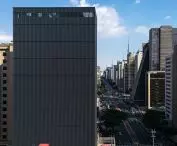 Edifício Pietro Maria Bardi w São Paulo projektu METRO Arquitetos