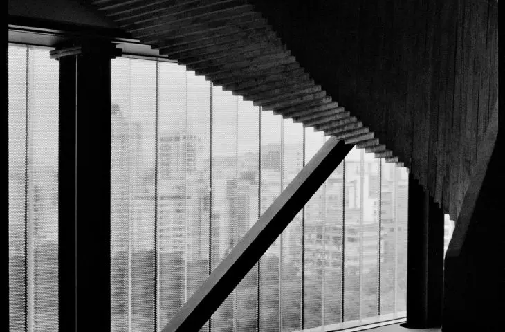 Edifício Pietro Maria Bardi w São Paulo projektu METRO Arquitetos