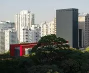 Edifício Pietro Maria Bardi w São Paulo projektu METRO Arquitetos