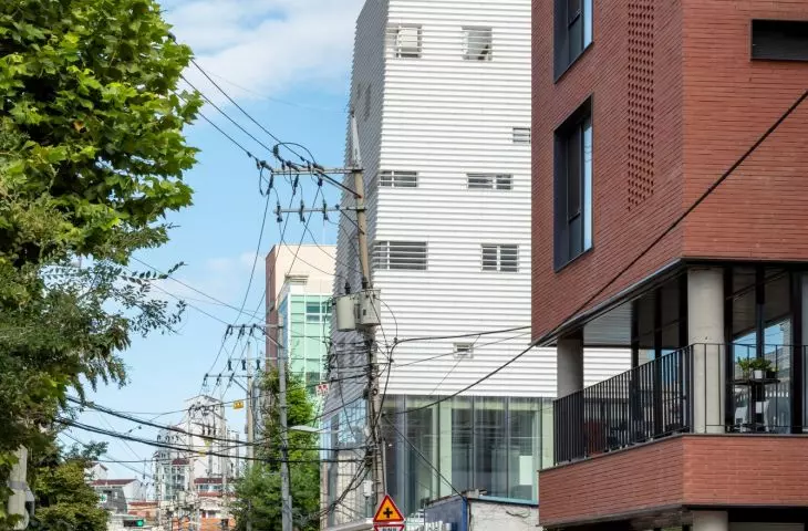 Hapjeong Artplex w Seulu projektu NOTNOT Architects