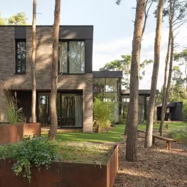 House Among the Trees in Poznań, designed by Wrzeszcz Architekci
