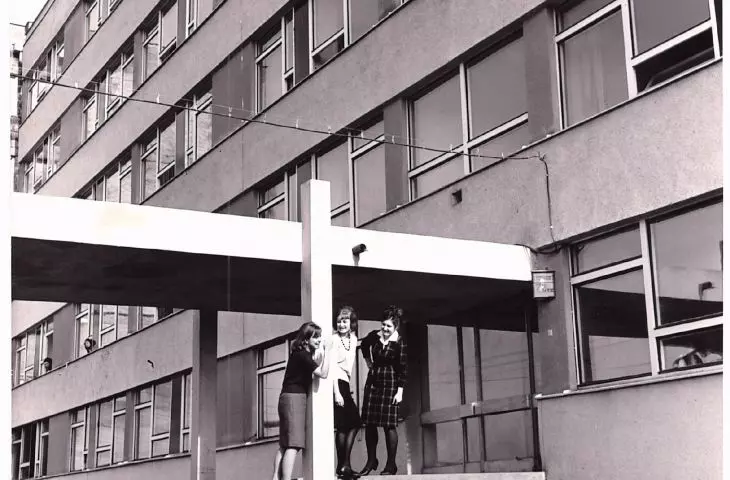 AGH Student Village, entrance to a 5-story building, 1960s.