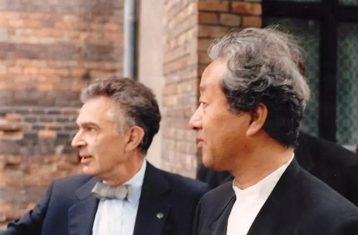 Tomasz Mańkowski and Arata Isozaki, early 1990s, photo by an unknown photographer