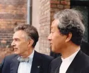 Tomasz Mańkowski i Arata Isozaki, początek lat 90., fot. nieznany
