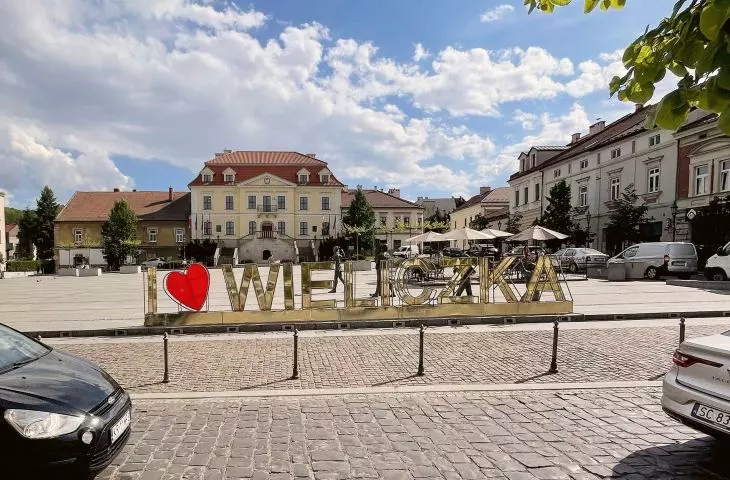 Rynek Wieliczki obecnie, po malowidle nie ma śladu