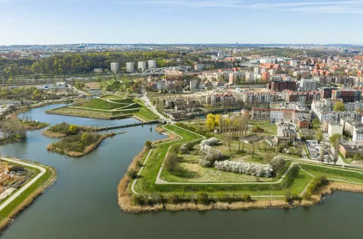 Off Miasto is being built near Dolne Miasto and Stara Motława