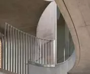 Flyover w Marcellin College w Bulleen w Australii projektu Farrell Wray Architects