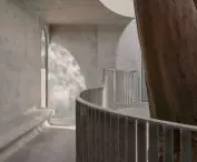 Flyover w Marcellin College w Bulleen w Australii projektu Farrell Wray Architects