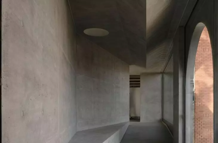 Flyover w Marcellin College w Bulleen w Australii projektu Farrell Wray Architects