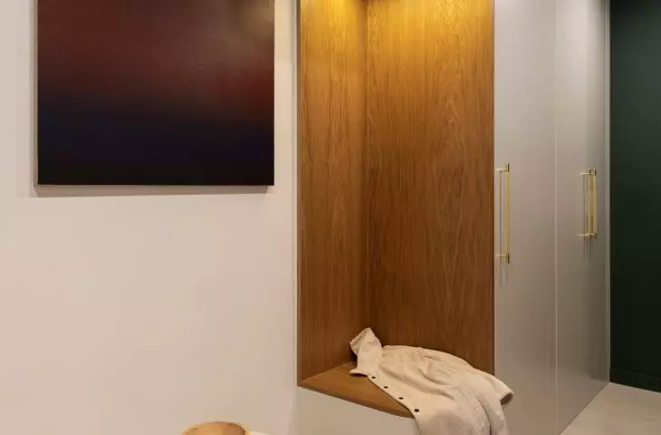 A 65-square-meter apartment on Dzika Street in Warsaw, designed by Piotr Pamięta of the p:am studio