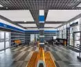 Even in challenging environments such as train stations, it is possible to effectively manage acoustics. Acoustic islands and vertical panels effectively absorb noise. The PKP train station in Terespol 
