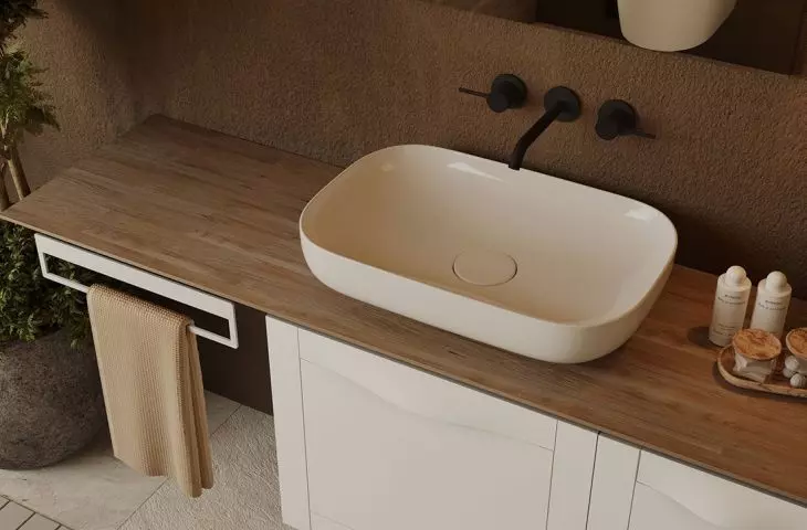Naturalne wykończenia i ciepła paleta materiałów pozwalają złagodzić minimalistyczną kompozycję. Kolekcja SKAGEN, ORiSTO
