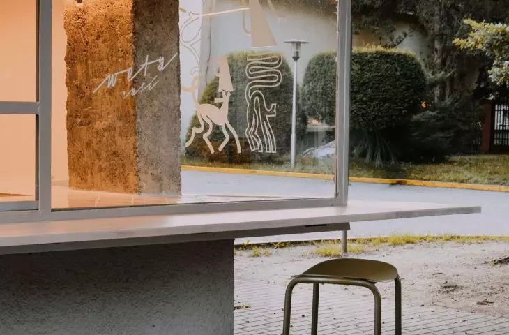 a detail of the café