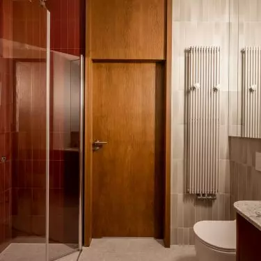 An apartment in the Wizjonerów housing development in Kraków, designed by KREPA design