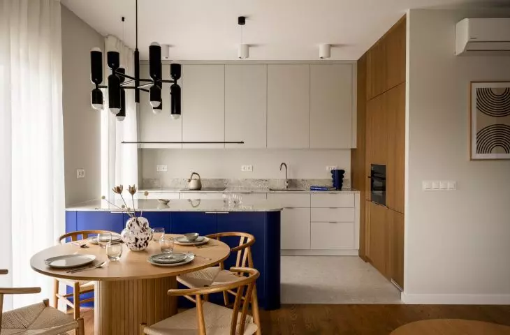 An apartment in the Wizjonerów housing development in Kraków, designed by KREPA design