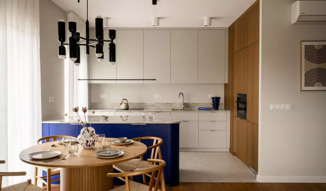An apartment in the Wizjonerów housing development in Kraków, designed by KREPA design