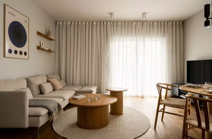An apartment in the Wizjonerów housing development in Kraków, designed by KREPA design