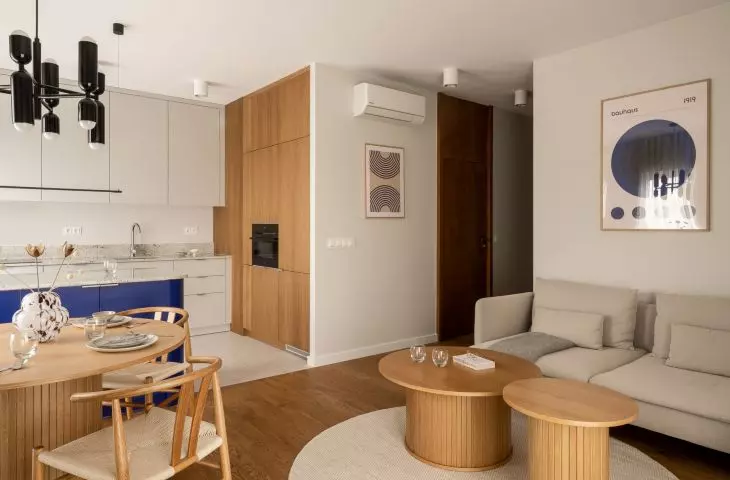 An apartment in the Wizjonerów housing development in Kraków, designed by KREPA design